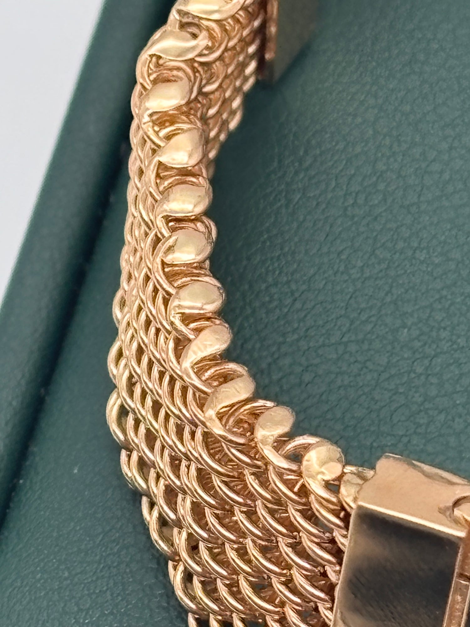PULSO HERRADURA CABALLOS / 65GR / 18cm/ ORO 18K / ESMERALDA LEGITIMA