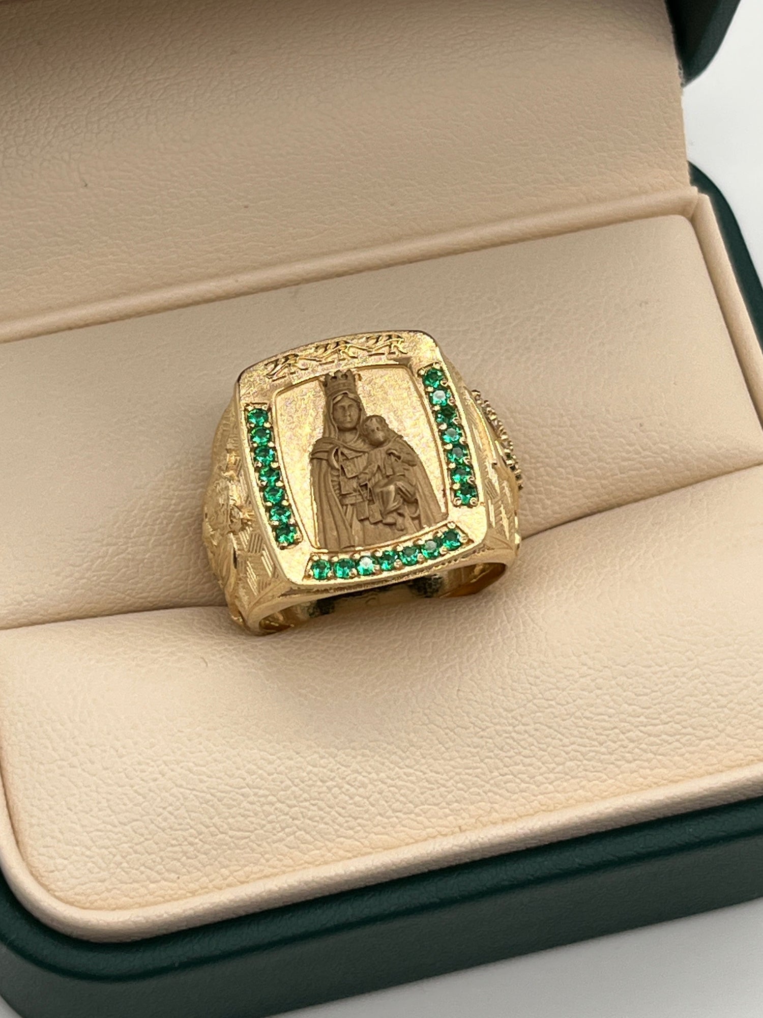 ANILLO VIRGEN / 15GR / ORO 18K / ESMERALDA LEGITIMA