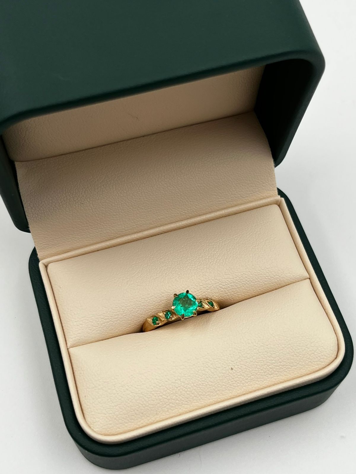 Anillo Esmeralda