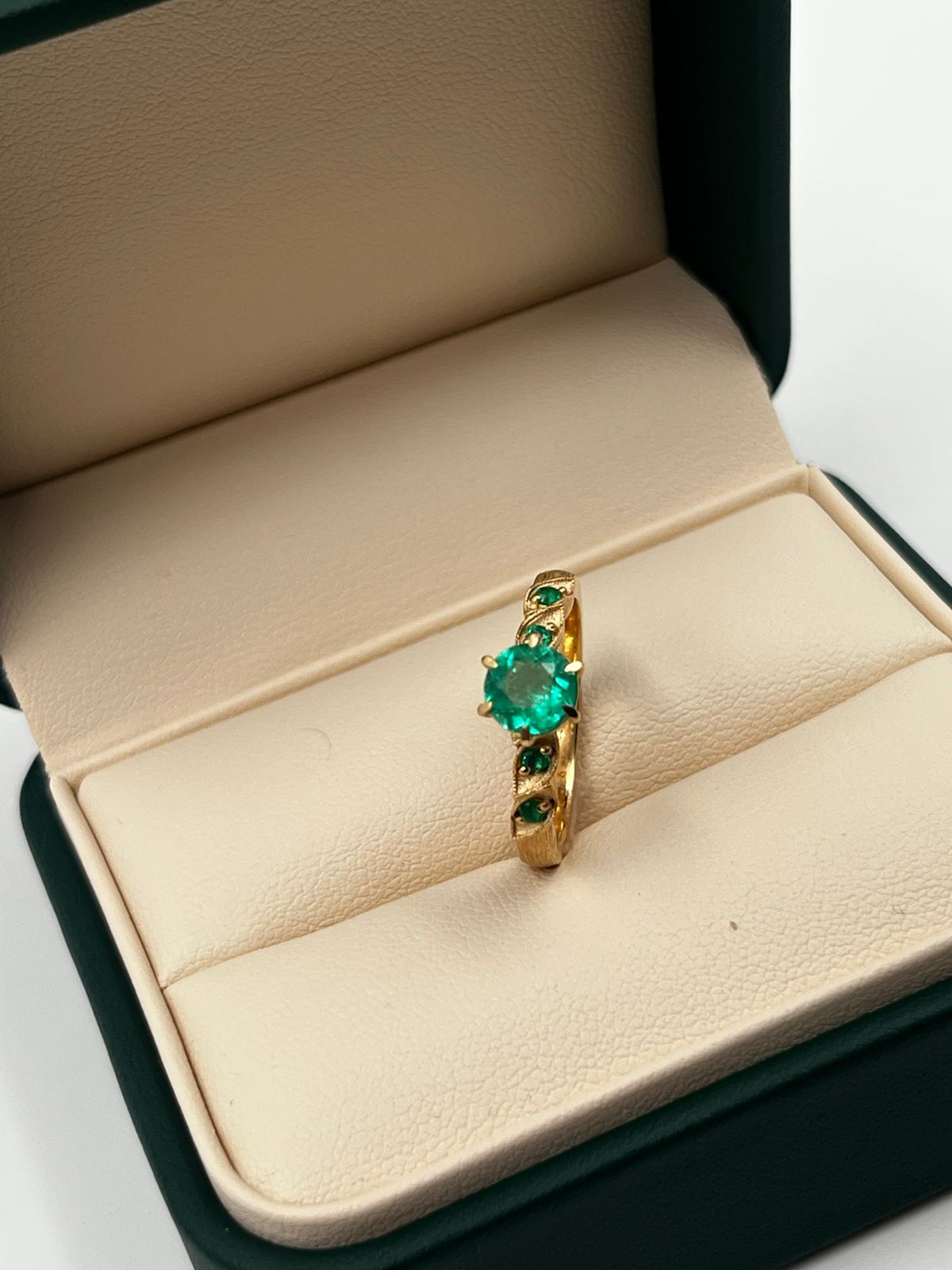 Anillo Esmeralda